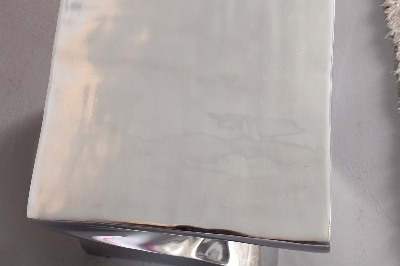 Poufs & repose-pieds| La force du design, la douceur du foyer.