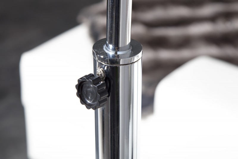 Table carrée| La force du design, la douceur du foyer.