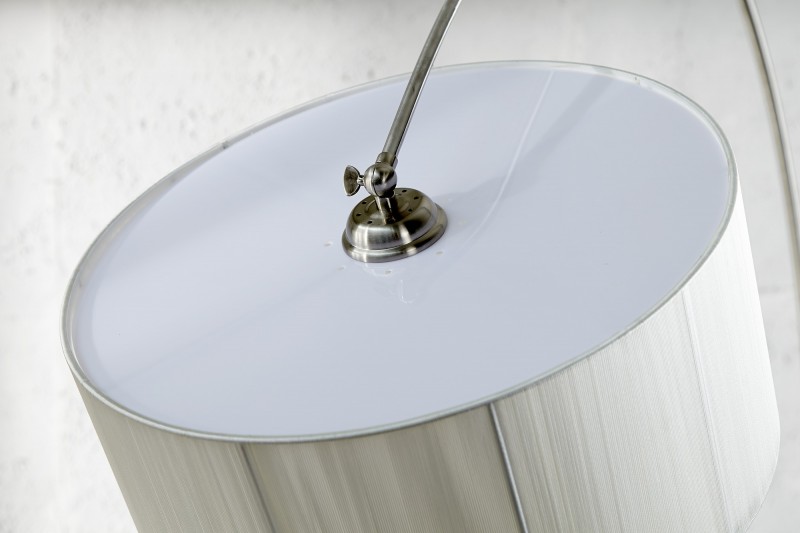 Lampadaires arc| La force du design, la douceur du foyer.