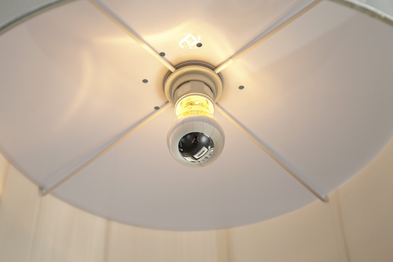 Lampadaires arc| La force du design, la douceur du foyer.