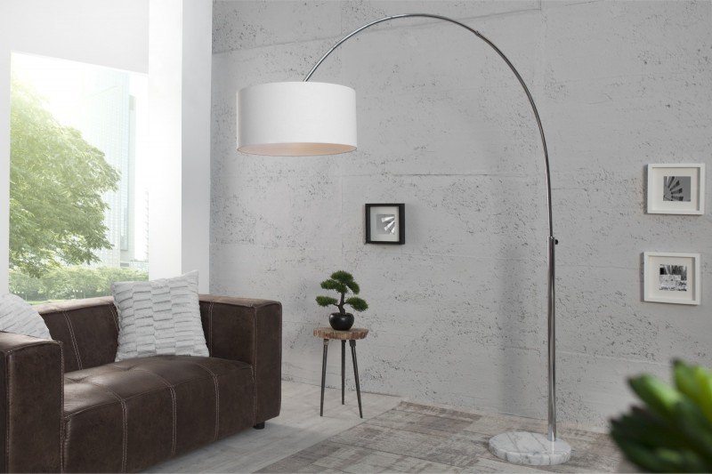 Lampadaires arc| La force du design, la douceur du foyer.