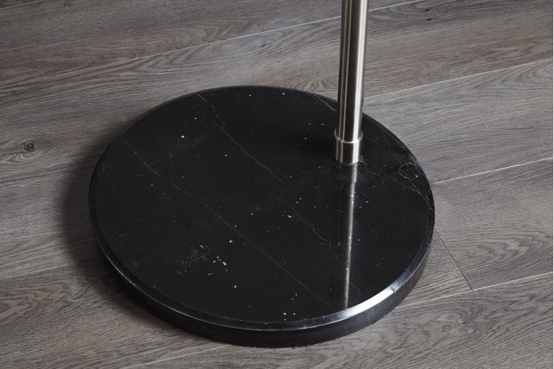 Lampadaires arc| La force du design, la douceur du foyer.