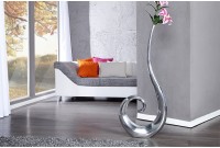 Table carrée| La force du design, la douceur du foyer.