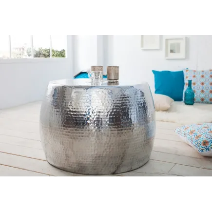 Table basse design en aluminium coloris argent