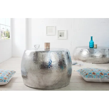 Table basse design en aluminium coloris argent 2