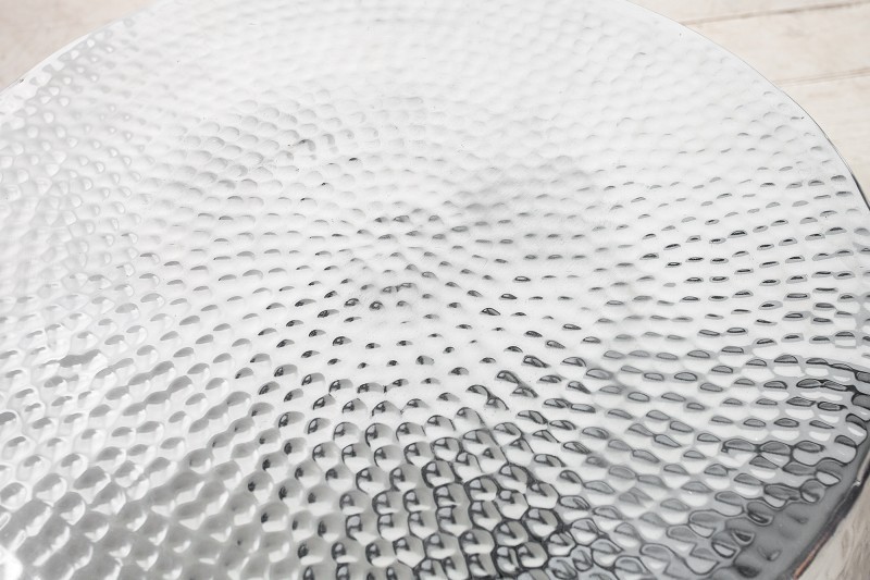 Table basse métal| La force du design, la douceur du foyer.