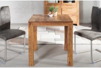 Table salle à manger carrée en bois massif Table salle à manger carrée en bois massif