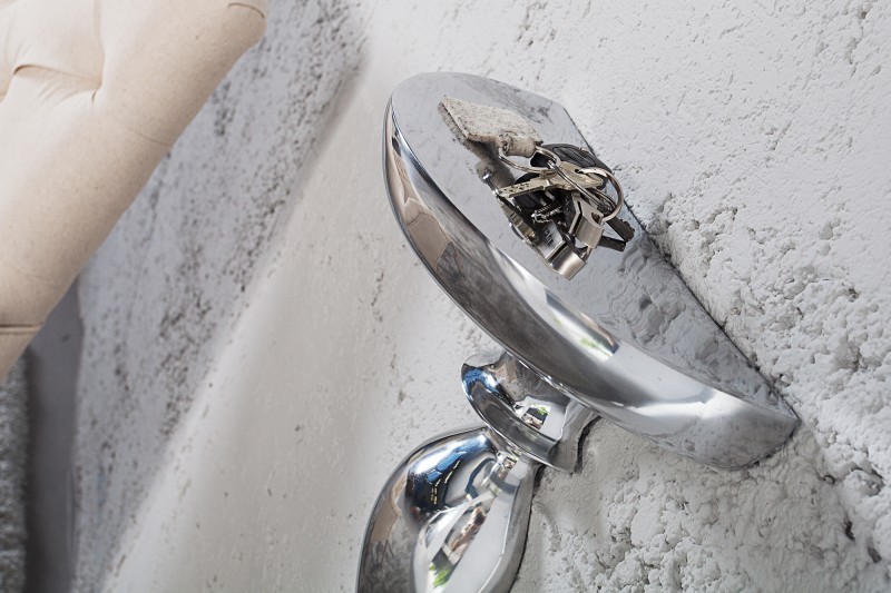 Support mural style baroque 60 cm en aluminium argenté