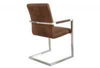 Chaises cantilever| La force du design, la douceur du foyer.