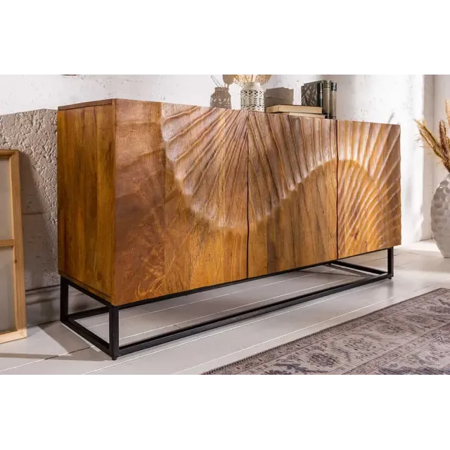Buffet SCORPION 140 cm – Bois massif de manguier brun, piètement métal noir, façades sculptées 3D