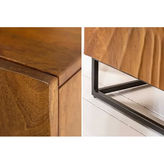 Buffet SCORPION 140 cm – Bois massif de manguier brun, piètement métal noir, façades sculptées 3D