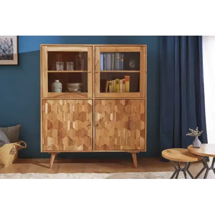 Highboard vitrine en bois massif d’acacia MYSTIC salon – 140 cm, finition naturelle avec surface 3D artisanale 2
