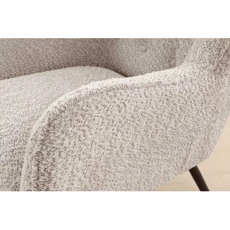 Fauteuil design XL AMSTERDAM – Bouclé greige, dossier capitonné, pieds métal noir