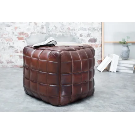 Pouf design rembourré en cuir de couleur marron