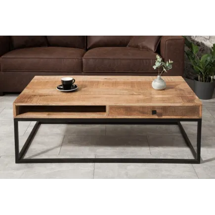 Table basse design industriel de couleur naturelle et noire en bois massif et métal avec un tiroir et une niche 2