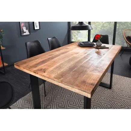 Table à manger de 140cm en bois massif coloris naturel 2