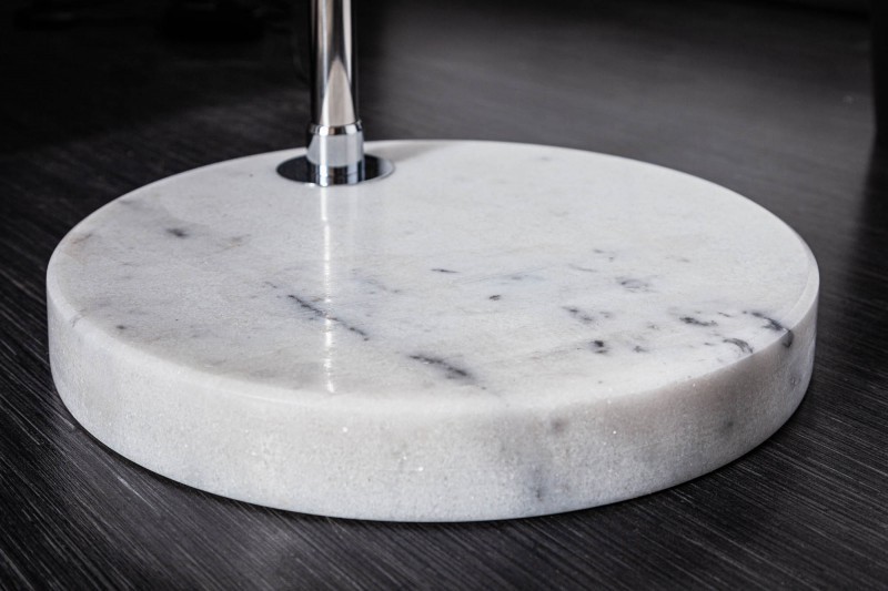 Table carrée| La force du design, la douceur du foyer.