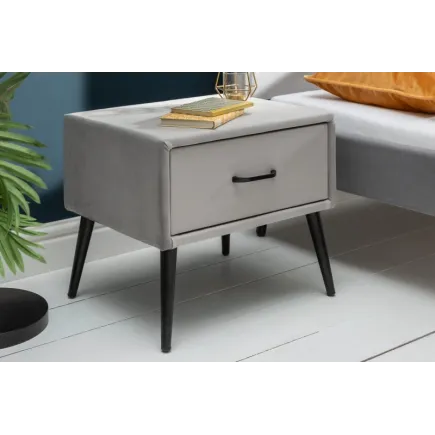 Table de chevet en velours coloris gris argenté