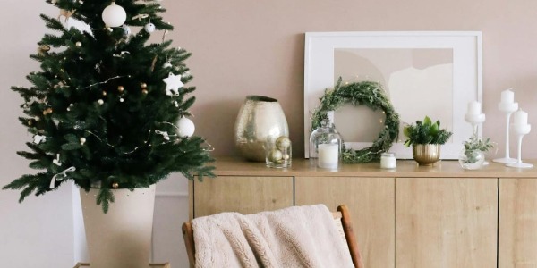 Décorer son entrée pour un Noël chaleureux : idées et inspirations